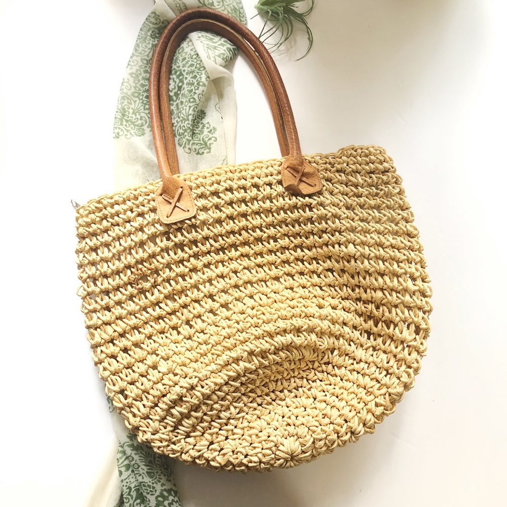 Vtg Macrame Straw Double Leather Handles Bag